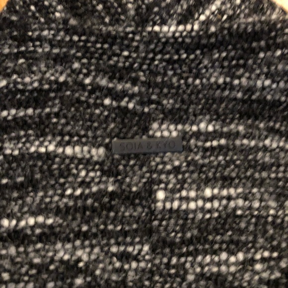 🌺GORGEOUS wool blend tweed trench coat🌺 - Picture 6 of 8